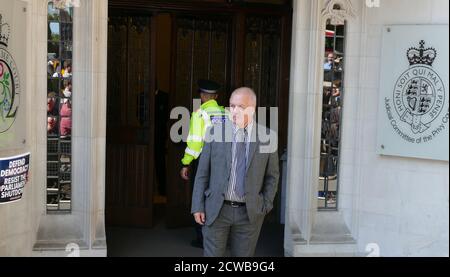 Raymond McCord, einer von denen, die eine rechtliche Anfechtung gegen die Prorogation des britischen Parlaments. Gesehen vor dem Obersten Gerichtshof in London, 17/09/2019. Der Wahlkämpfer für die Rechte der Opfer, dessen Sohn 1997 von loyalistischen Paramilitärs ermordet wurde, argumentiert, dass ein No-Deal-Brexit dem nordirischen Friedensprozess schaden würde. Stockfoto