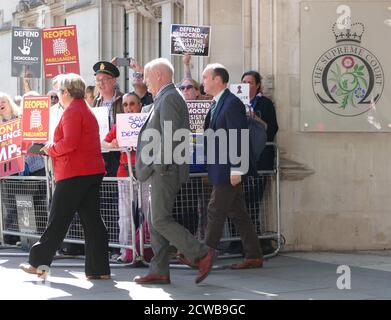 Raymond McCord, einer von denen, die eine rechtliche Anfechtung gegen die Prorogation des britischen Parlaments. Gesehen vor dem Obersten Gerichtshof in London, 17/09/2019. Der Wahlkämpfer für die Rechte der Opfer, dessen Sohn 1997 von loyalistischen Paramilitärs ermordet wurde, argumentiert, dass ein No-Deal-Brexit dem nordirischen Friedensprozess schaden würde. Stockfoto