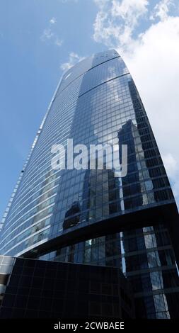 Der Federation Tower Wolkenkratzer im Moscow International Business Center (MIBC) in Moskau, Russland. Die beiden Wolkenkratzer heißen Tower East oder Vostok und Tower West oder Zapad. Der superhohe Wolkenkratzer Tower East (Vostok) ist derzeit der zweithöchste Wolkenkratzer in Europa und Russland nach dem Lakhta Center und das 46. Höchste Gebäude der Welt. Zapad ist ein kürzerer Wolkenkratzer als Vostok und ist das 11. Höchste Gebäude in Russland. Der Komplex steht auf dem 13. Grundstück, das eine Fläche von 439,154 Quadratmetern hat. Das Projekt wurde von dem deutsch-russischen Ingenieur Sergei Tchoban und dem deutschen PR konzipiert Stockfoto