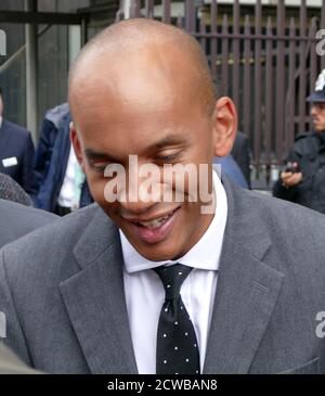 Chuka Umunna kommt zu Medieninterviews, nachdem sie ins parlament zurückgekehrt ist, nachdem die Prorogation vom Obersten Gerichtshof für nichtig erklärt wurde. September 2019. Chuka Umunna (geb. 1978), britischer liberal-demokratischer Politiker, der seit 2010 als Abgeordneter für Streatham tätig ist, wurde als Kandidat der Labour Party gewählt. Als ehemaliges Mitglied des oppositionellen Schattenkabinetts war er von 2011 bis 2015 Schattenwirtschaftsminister. Er war bis Februar 2019 Mitglied der Labour Party, als er zusammen mit sechs anderen Abgeordneten die unabhängige Gruppe (später in Change UK umbenannt) gründete. Er verließ Change UK im Juni Stockfoto