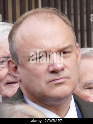 Sir Ed Davey kommt zu einem Medieninterview, nachdem das parlament zum Sitzen zurückgekehrt ist, nachdem die Prorogation vom Obersten Gerichtshof für nichtig erklärt wurde. September 2019. Sir Ed Davey (geb. 1965), britischer Politiker, der seit 2019 als stellvertretender Vorsitzender der Liberaldemokraten tätig ist. Von 2012 bis 2015 war er als Staatssekretär für Energie und Klimawandel in der konservativ-liberal-demokratischen Koalition tätig Stockfoto