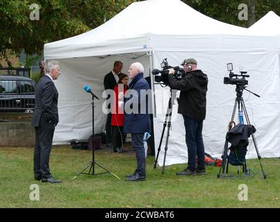 Ian Paisley Jr, gibt ein Medieninterview, nachdem er ins parlament zurückgekehrt ist, nachdem die Prorogation vom Obersten Gerichtshof für nichtig erklärt wurde. September 2019. Ian Paisley Jr (*1966) , Politiker aus Nordirland. Seit den Parlamentswahlen 2010 ist er Abgeordneter für Nord-Antrim. Paisley, der Mitglied der Demokratischen Unionistischen Partei (DUP) ist, ist der Sohn des DUP-Gründers Ian Paisley. Stockfoto