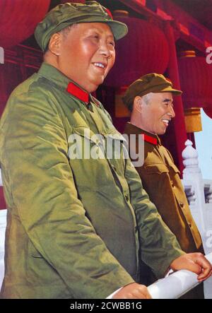 Eine propaganda Bild von Mao Zedong mit Lin Biao, feiert den Jahrestag der Volksrepublik China im Jahre 1966. Lin Biao (1907 - 1971). Lin wurde bei der Schaffung der Grundlagen für Maos Personenkult instrumental, und war in der Kulturrevolution durch genannt werden Maos Nachfolger bestimmt belohnt. Lin starb am 13. September 1971. Die genauen Ereignisse dieser "Lin Biao Incident' haben eine Quelle der Spekulation. Offizielle Erklärung der chinesischen Regierung ist, dass Lin und seine Familie versucht zu fliehen, nach einem verpatzten Coup gegen Mao. Stockfoto