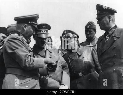 Adolf Hitler mit seinen Generälen, Frankreich, 2. Weltkrieg, Juni 1940. Die Erteilung der Befehle für die Besetzung von Paris. Der Photoghrapher ist unbekannt. Stockfoto