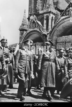 Adolf Hitler besucht die besetzte Stadt Laon, Frankreich, während des Zweiten Weltkriegs, 1940. Der Fotograf ist unbekannt. Stockfoto