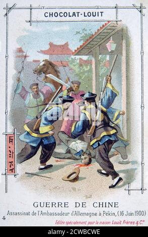 Ermordung des deutschen Botschafters in Peking, Boxeraufstand, China, 16. Juni 1900. Der Boxeraufstand oder Boxeraufstand war eine chinesische Rebellion vom 1899. November bis 7. September 1901 gegen den ausländischen Einfluss in Handel, Politik, Religion und Technologie in China während der letzten Jahre der Qing-Dynastie. Der Mord an Klemens Freiherr von Kettler veranlasste die ausländischen Mächte, China den Krieg zu erklären. Großbritannien, Frankreich, Deutschland, die USA, Russland, Japan, Italien und Österreich-Ungarn bildeten das Acht-Nationen-Bündnis und entsandten Truppen und Kriegsschiffe nach China. Französische Handelskarte mit Werbung für Chocolat-Lou Stockfoto