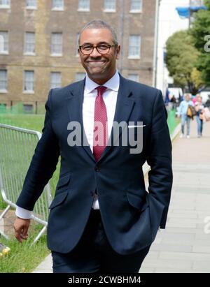 Foto von James geschickt. James Spencer Cleverly (1969-) ein britischer konservativer Politiker, der seit 2019 neben Ben Elliot als Co-Vorsitzender der Konservativen Partei und seit 2015 als Parlamentsmitglied für Braintree tätig ist. Zuvor war er von 2018 bis 2019 stellvertretender Vorsitzender der Konservativen Partei Stockfoto