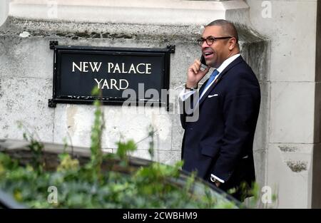 Foto von James geschickt. James Spencer Cleverly (1969-) ein britischer konservativer Politiker, der seit 2019 neben Ben Elliot als Co-Vorsitzender der Konservativen Partei und seit 2015 als Parlamentsmitglied für Braintree tätig ist. Zuvor war er von 2018 bis 2019 stellvertretender Vorsitzender der Konservativen Partei Stockfoto