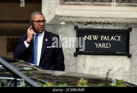 Foto von James geschickt. James Spencer Cleverly (1969-) ein britischer konservativer Politiker, der seit 2019 neben Ben Elliot als Co-Vorsitzender der Konservativen Partei und seit 2015 als Parlamentsmitglied für Braintree tätig ist. Zuvor war er von 2018 bis 2019 stellvertretender Vorsitzender der Konservativen Partei Stockfoto