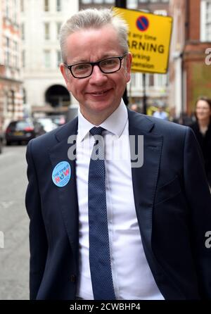 Foto von Michael Gove. Michael Andrew Gove (1967-) ein britischer konservativer Politiker, der seit Juli 2019 Kanzler des Herzogtums Lancaster ist. Seit 2005 ist er Mitglied des Parlaments von Surrey Heath. 2007 wurde er von David Cameron als Schattenminister für Kinder, Schulen und Familien in das Schattenkabinett berufen. Stockfoto