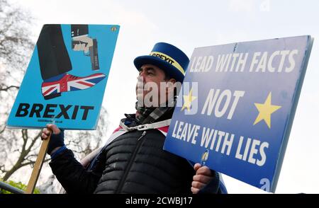 Foto des Brexit-Aktivisten Steve Bray aus Port Talbot, Südwales. Bray protestierte 2018 und 2019 täglich gegen den Brexit in College Green, Westminster. Stockfoto