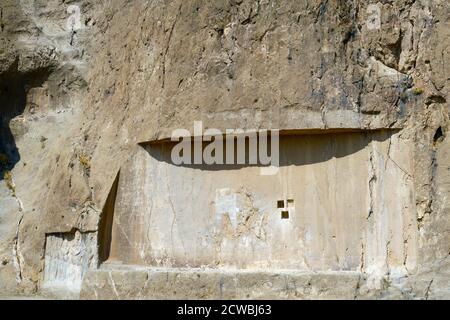 Foto von Naqsh-e Rostam, einer antiken Nekropole nordwestlich von Persepolis, in der Provinz Fars, Iran Stockfoto