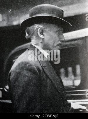 Schwarz-Weiß-Fotografie von Arturo Toscanini (1867-1957), italienischer Orchesterdirigent. Stockfoto