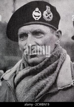 Schwarz-Weiß-Fotografie des Zweiten Weltkriegs (1939-1945); Porträt des britischen Generals Bernard Montgomery (1887-1976), Oberbefehlshaber der 8. Britischen Armee, der Rommel in der Wüste besiegte. Stockfoto