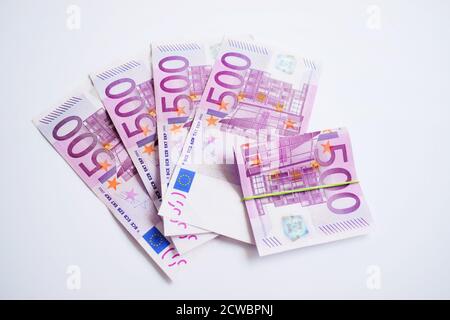 3000 Euro in fünfhundert Banknoten. Stockfoto