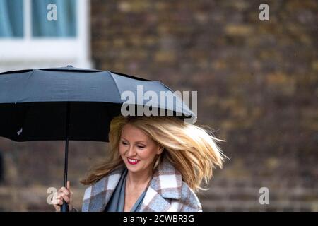 London 29. September 2020 Esther McVey Parlamentsmitglied von Tatton und Gründerin der konservativen Blauen Kragen besucht 11 Downing Street London Credit: Ian Davidson/Alamy Live News Stockfoto