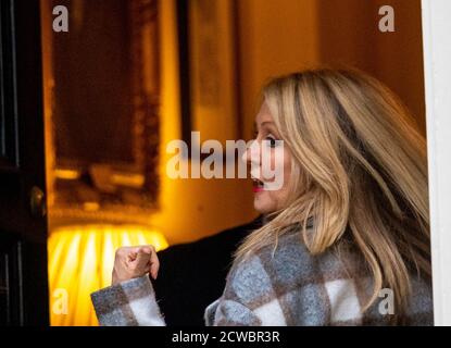 London 29. September 2020 Esther McVey Parlamentsmitglied von Tatton und Gründerin der konservativen Blauen Kragen besucht 11 Downing Street London Credit: Ian Davidson/Alamy Live News Stockfoto