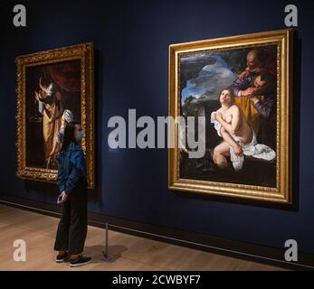 National Gallery, London, Großbritannien. 30. September 2020. Die erste Ausstellung in Großbritannien, die große Artemisia-Ausstellung des Werkes von Artemisia Gentileschi (1593-1654 oder später), wird am 3. Oktober eröffnet und wegen der Sperre von Covid-19 von Anfang April verschoben. Die Ausstellung ist inspiriert von der kürzlichen Übernahme von Gentileschis Selbstporträt als Heilige Katharina von Alexandria durch die Galerie. Bild: (Links) Artemisia Gentileschi, Judith und ihre Magd mit dem Kopf der Holofernes (c. 1623-25). Das Detroit Institute of Arts; (rechts) Artemisia Gentileschi, Susannah and the Elders (1622). Die Burghley House Collection. Kredit: Malcolm Pa Stockfoto