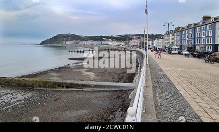 Aberystwyth weitläufige Promenade Strand und Meer Stockfoto