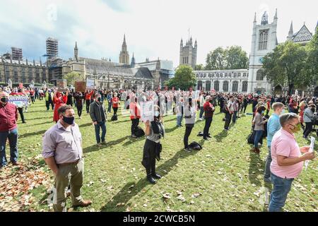 London, Großbritannien. September 2020. Veranstaltungen Industriearbeiter versammeln sich zum stillen Protest #WeMakeEvents - "Stand as one" am Parliament Square in London, Großbritannien am 29. September 2020. Foto von Tabatha Fireman/Female Perspective/Alamy Live News Stockfoto