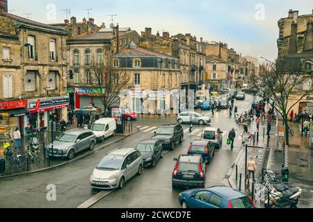 Bordeaux, Departement Gironde, Aquitanien, Frankreich. Cours de l'Yser am Wintertag. Stockfoto