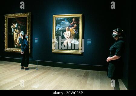LONDON, Großbritannien, 29. September 2020. Die erste Artemisia-Ausstellung des Werkes von Artemisia Gentileschi (1593-1654), die wegen der Coronavirus Covid-Sperre im Apro verschoben wurde, wird in der Nationalgalerie eröffnet. Die Inspiration dafür ist der Erwerb von 2018 Gentileschis Selbstporträt als Heilige Katharina von Alexandria (um 1615-17), das erste Gemälde des Künstlers, das in eine öffentliche Sammlung in Großbritannien aufgenommen wurde. Die Ausstellung läuft vom 03. Oktober 2020 bis zum 24. Januar 2021 Credit: amer ghazzal/Alamy Live News Stockfoto