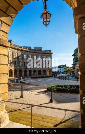 Buxton's frisch renoviertes Crescent and St Ann's Hotel eröffnet wieder 1. Oktober 2020 als The Buxton Crescent Hotel and Health Spa Stockfoto