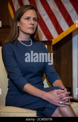 Richterin Amy Coney Barrett, auf dem Capitol Hill in Washington, Dienstag, 29. September 2020.Quelle: Graeme Jennings/Pool via CNPNominierte Richterin Amy Coney Barrett, am Capitol Hill in Washington, Dienstag, 29. September 2020. Quelle: Graeme Jennings/Pool via CNP weltweit Stockfoto