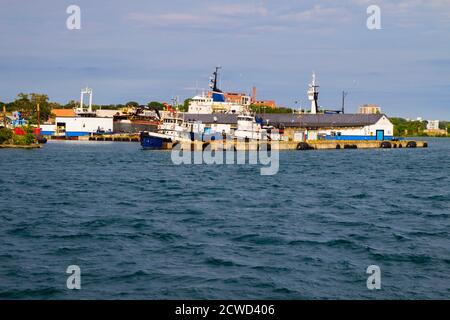 Sault Ste Marie, Ontario, Kanada - 9. August 2015: Das Hafenviertel der kleinen Touristenstadt Sault Ste Marie, Ontario Stockfoto