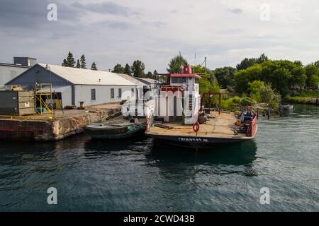 Sault Ste Marie, Michigan, USA - 9. August 2015: Das Hafenviertel der kleinen Touristenstadt Sault Ste Marie, Ontario Stockfoto