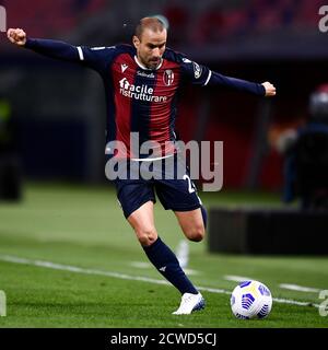 Bologna, Italien - 28. September, 2020: Rodrigo Palacio von Bologna FC kickt den Ball während der Serie A Fußballspiel zwischen Bologna FC und Parma Calcio. FC Bologna gewann 4-1 gegen Parma Calcio. Kredit: Nicolò Campo/Alamy Live Nachrichten Stockfoto