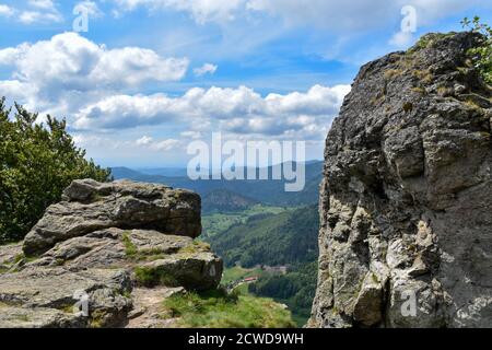 Felsformation Hochfelsen am Belchenberg, Schwarzwald. Stockfoto