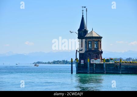 Konstanz, Deutschland - 27. Mai 2020: Landschaft des alten Leuchtturms. Stockfoto