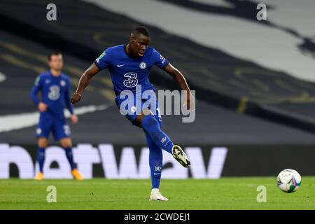 Tottenham Hotspur Stadium, London, Großbritannien. September 2020. English Football League Cup, Carabao Cup, Tottenham Hotspur versus Chelsea; Kurt Zouma of Chelsea Credit: Action Plus Sports/Alamy Live News Stockfoto