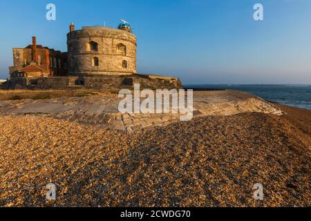 England, Hampshire, New Forest, Calshot, Calshot Beach und Castle Stockfoto