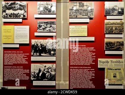 Museum der Okkupation Lettlands: "Unabhängiges Lettland 1918-1940" und "Entwicklung des lettischen Staates". Riga Stockfoto