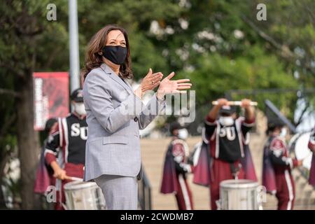 RALEIGH, NC, USA - 28. September 2020 - Demokratische Vize-Präsidentschaftskandidatin Kamala Harris hält eine Rede auf dem Wahlkampfweg 2020 bei Shaw Universi Stockfoto