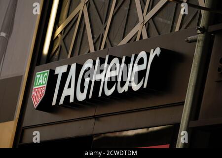 New York, USA. Mai 2020. Tag Heuer-Logo an einem ihrer Zweige zu sehen. Kredit: John Nacion/SOPA Images/ZUMA Wire/Alamy Live Nachrichten Stockfoto