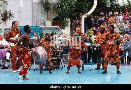 ZDF Fernsehgarten, Sonntag-Unterhaltungsshow, Sendung vom 3. Juli 1994, Gaststar: afrikanische Showband