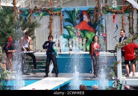 ZDF Fernsehgarten, Sonntag-Unterhaltungsshow, Sendung vom 3. Juli 1994, Gaststar: Sänger Peter Orloff