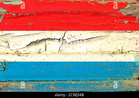 3D Flagge von Luxemburg auf einem alten Holz Wand Hintergrund. Stockfoto