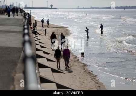 Crosby Beach , Teil der Küste von Merseyside nördlich von Liverpool im Metropolitan Borough of Sefton, England. Stockfoto