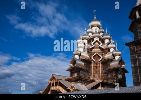 17. Jahrhundert hölzerne Kirche der Verklärung in Kizhi Pogost historische Stätte auf Kizhi Insel, See Onega, als UNESCO-Weltkulturerbe und Stockfoto