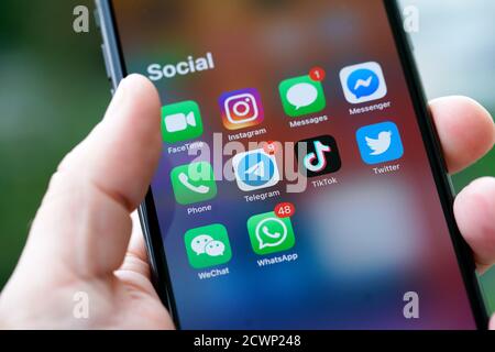 Die TikTok-Anwendung ist auf einem iPhone 11 Pro max in dieser Abbildung in Warschau, Polen am 29. September 2020 zu sehen. Die TikTok App wird gebann Stockfoto