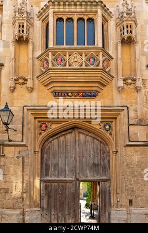 OXFORD CITY ENGLAND MERTON STRASSE FASSADE UND EINGANG ZUM CORPUS CHRISTI COLLEGE Stockfoto