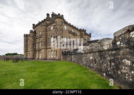Culzean Castle ist ein Schloss mit Blick auf den Firth of Clyde, in der Nähe von Maybole, Carrick, an der schottischen Küste von Ayrshire. Stockfoto
