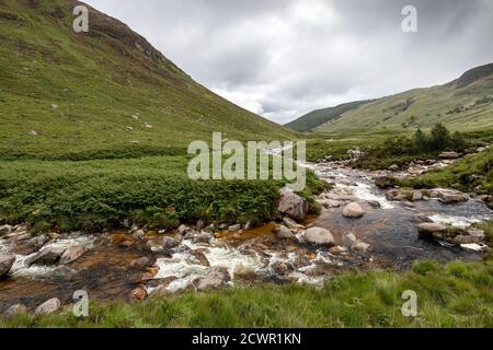 Glenrosa Wasser (Fluss) fließt hinunter Glen Rosa, Isle of Arran, Schottland. Stockfoto