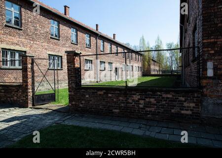 Außenansicht durch die Einzäunung des Konzentrationslagers Auschwitz-Birkenau Lager in Polen ein bleibendes Denkmal für Nazi-Kriegsgräuel Während des 2. Weltkrieges Stockfoto