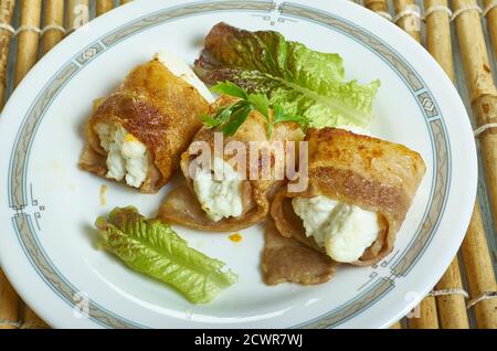 Halloumi Bacon Rolls, Food Middle Est, Rezept ist nur für nicht-Muslime Stockfoto