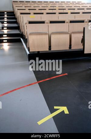 Berlin, Deutschland. September 2020. Routenführungssystem an der Humboldt-Universität zu Berlin vor Beginn des Berliner Wintersemesters 2020/21. Quelle: Britta Pedersen/dpa-Zentralbild/ZB/dpa/Alamy Live News Stockfoto
